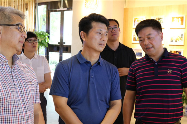 湖北省宣恩刘智勇一行考察颐高集团